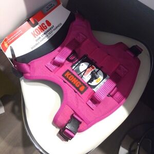 KONG pink harness with handles
